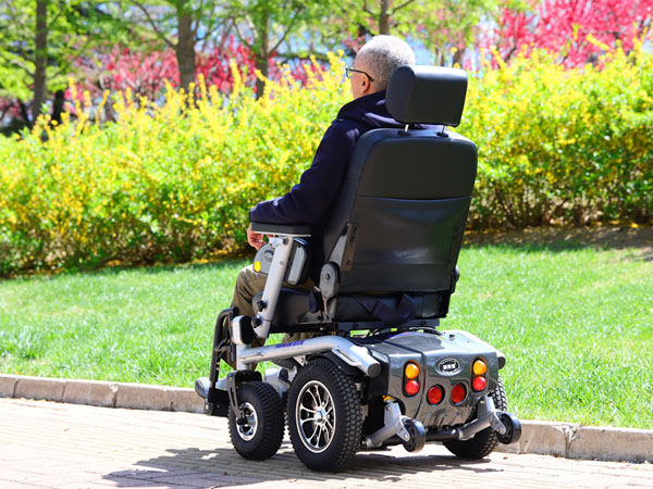 ELECTRIC WHEELCHAIR